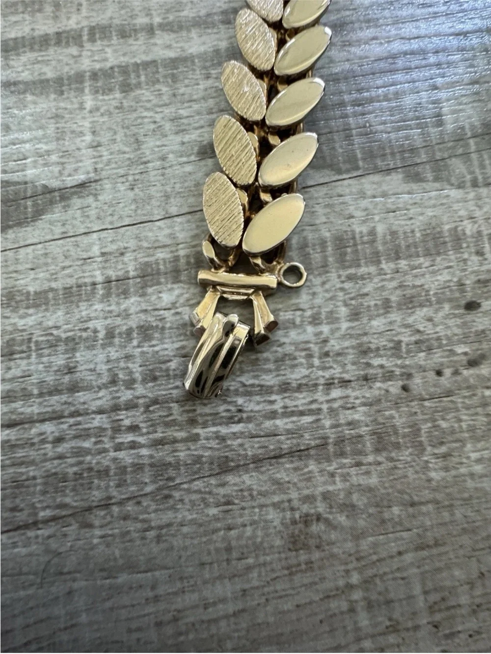 Gold Leaf-Link Women's Bracelet